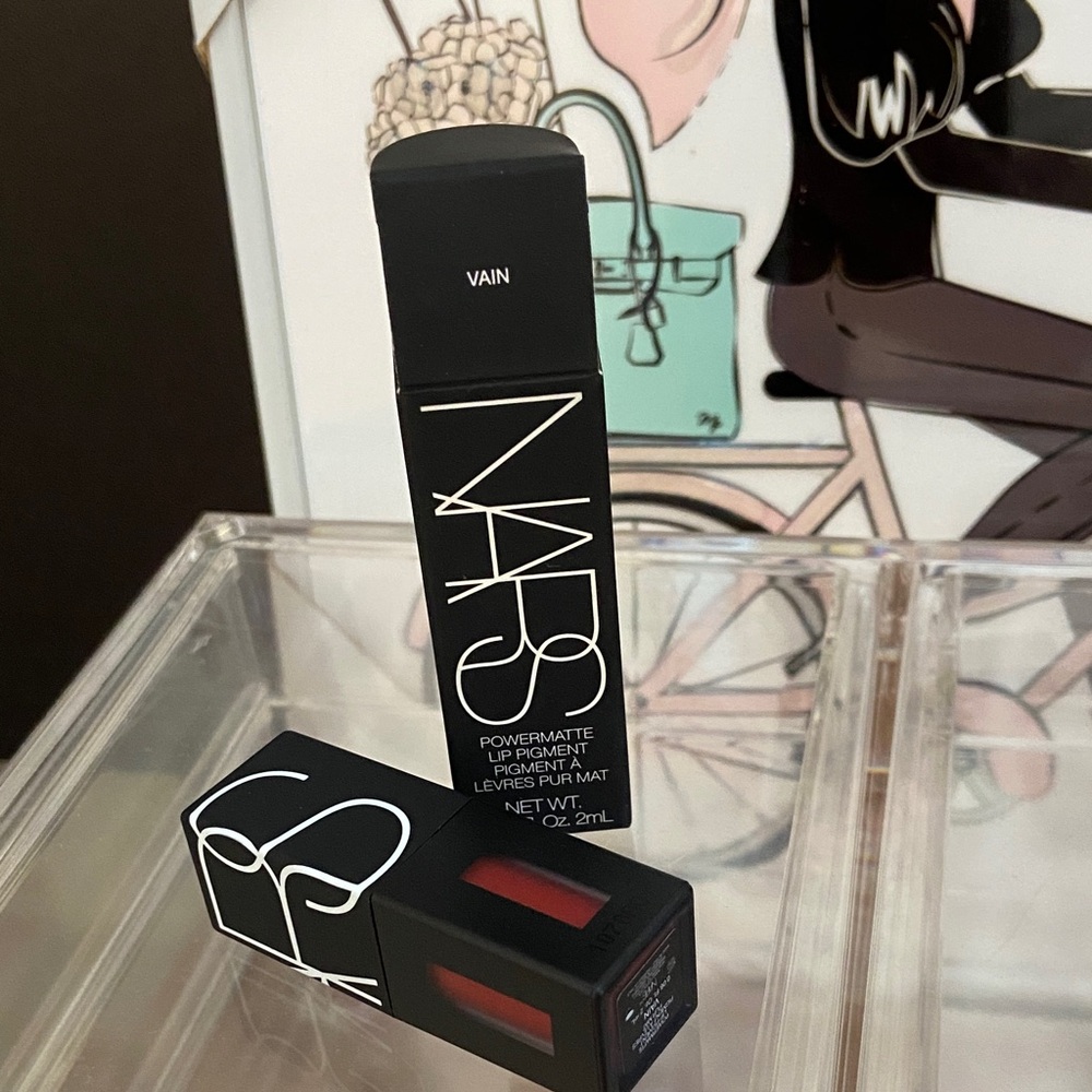 🆕 NARS Powermatte Lip Pigment - Bold Red